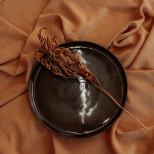 Prato de Cerâmica Artesanal Brejo