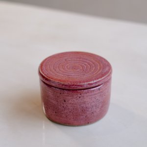 Manteigueira Francesa de Cerâmica Rosa Grená