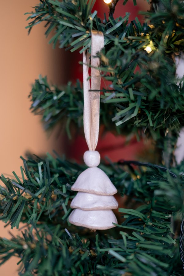 Pingente de Natal em Cerâmica Artesanal Árvore