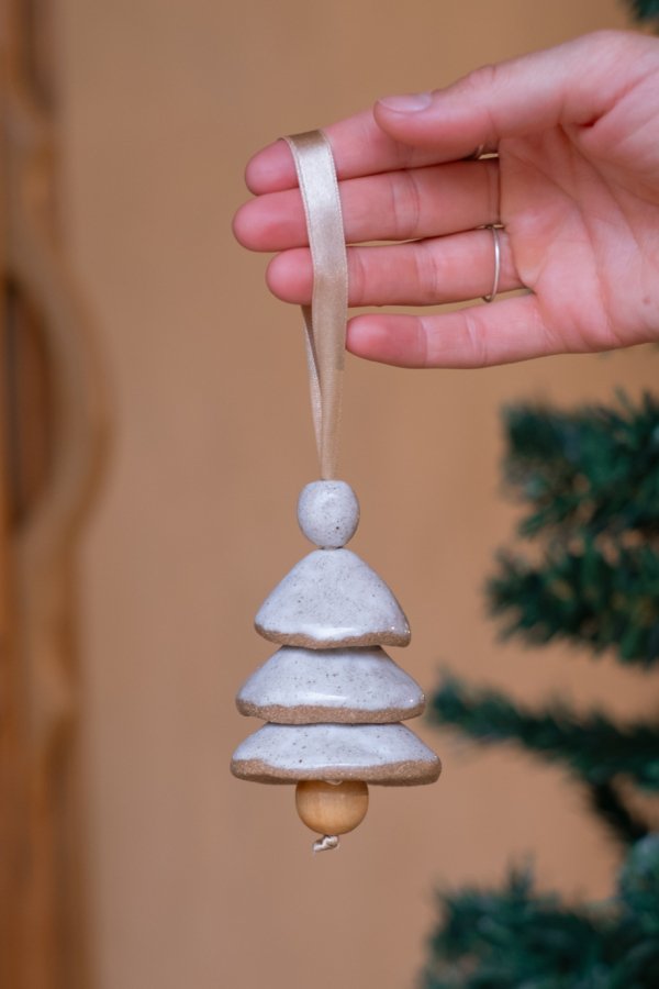 Pingente de Natal em Cerâmica Artesanal Árvore Camadas
