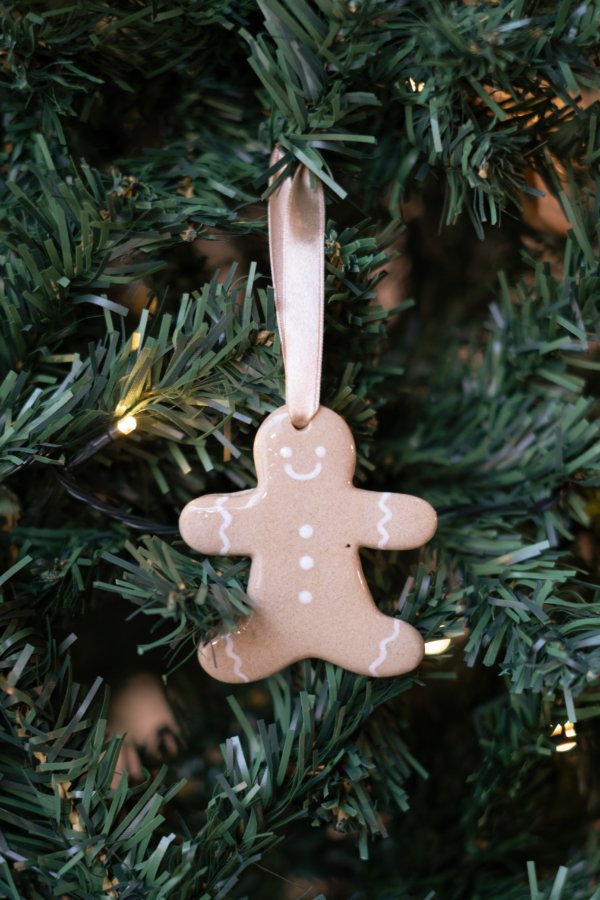 Pingente de Natal em Cerâmica Artesanal Boneco de Gengibre
