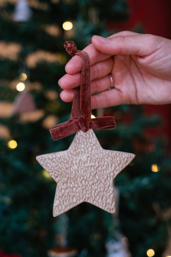 Pingente de Natal em Cerâmica Artesanal Estrela Texturizada