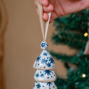 Pingente de Natal em Cerâmica Artesanal Árvore
