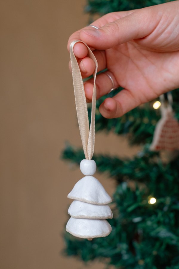 Pingente de Natal em Cerâmica Artesanal Árvore