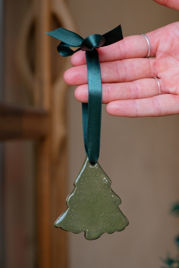 Pingente de Natal em Cerâmica Artesanal Pinheiro
