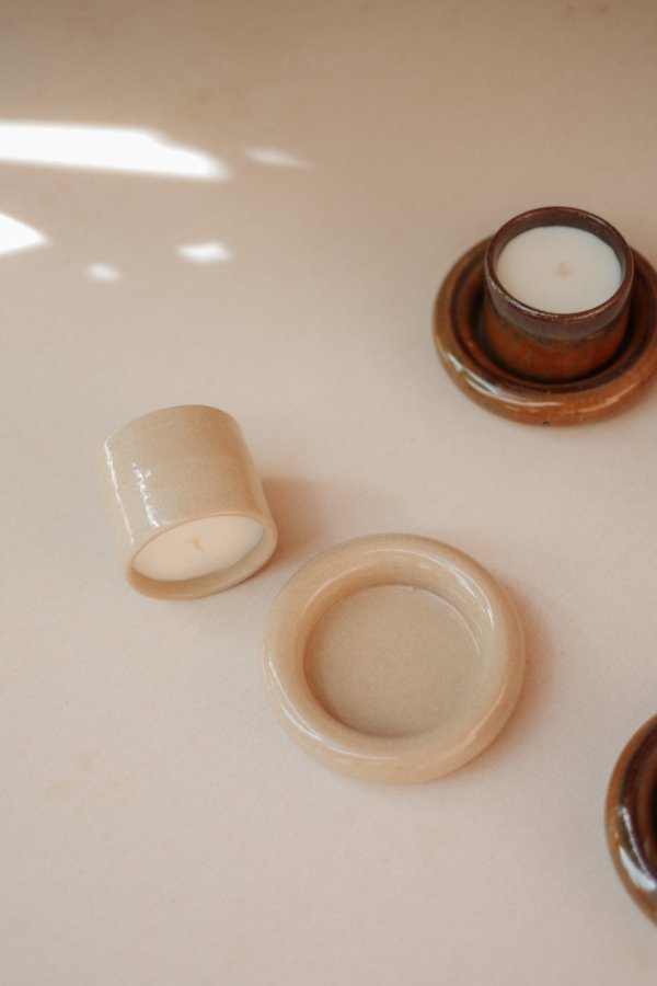 Vela de Cerâmica com Píres Creme