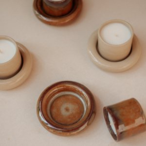Vela de Cerâmica com Píres Marrom