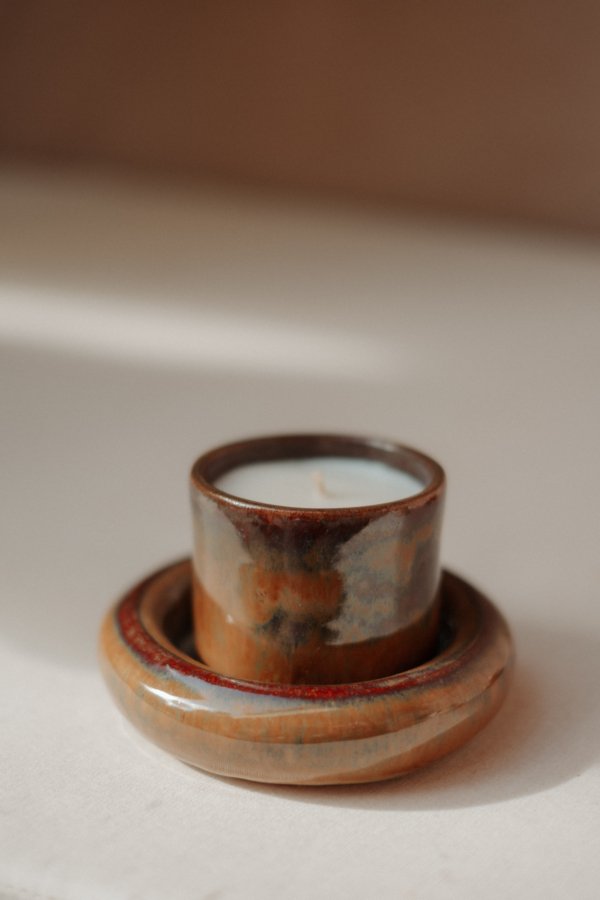 Vela de Cerâmica com Píres Marrom
