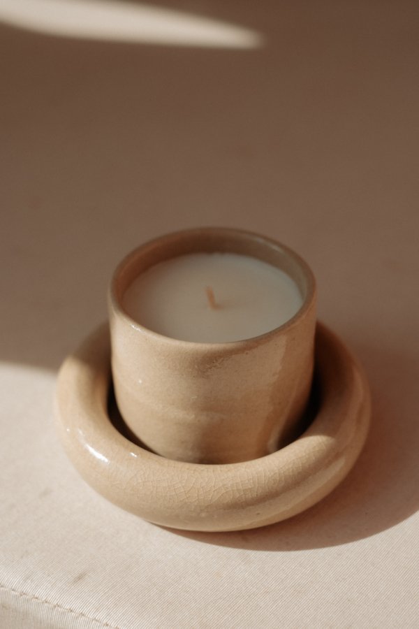 Vela de Cerâmica com Píres Creme